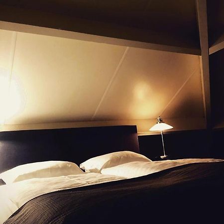 Bed And Breakfast De Biesbosch - In 'T Riet Drimmelen Ngoại thất bức ảnh